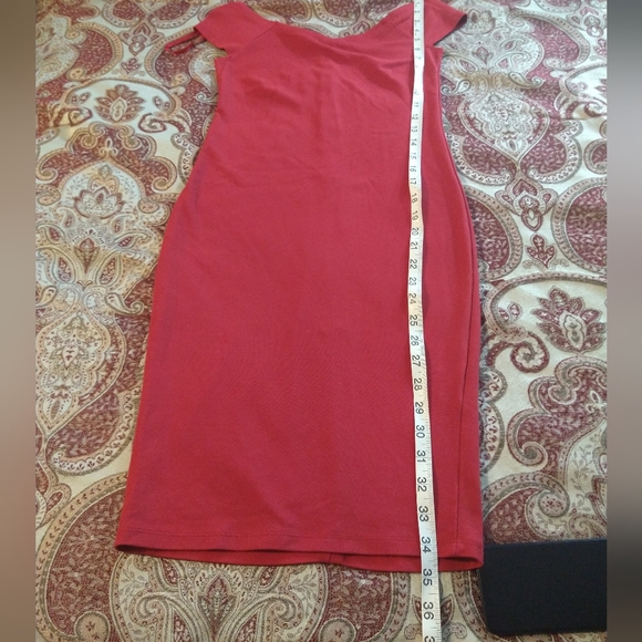 Size xs Red le chateau body cocoon dress - Picture 13 of 16
